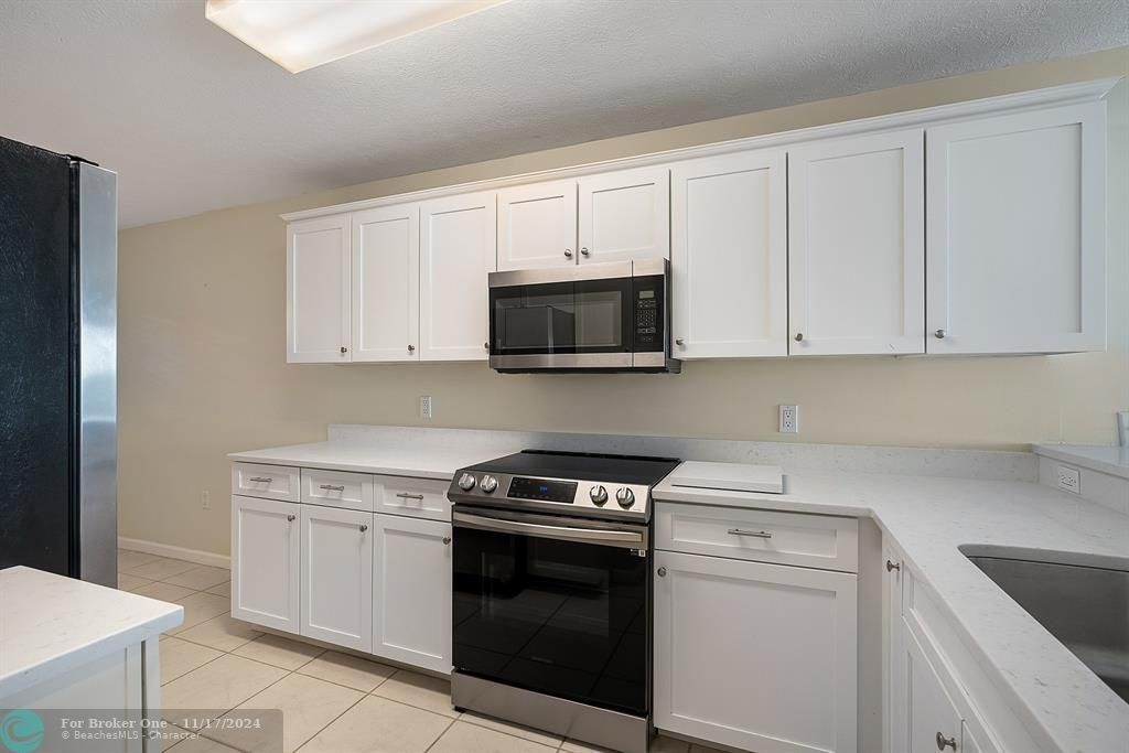 For Sale: $345,000 (2 beds, 2 baths, 1230 Square Feet)