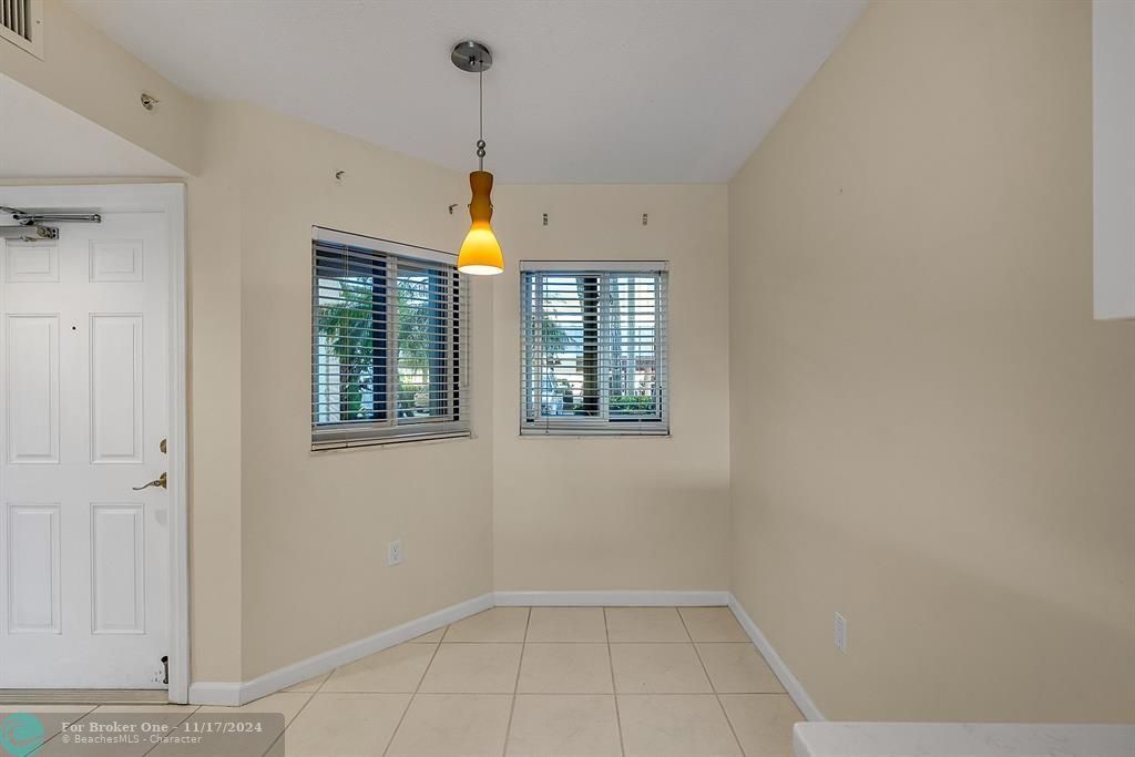 For Sale: $345,000 (2 beds, 2 baths, 1230 Square Feet)