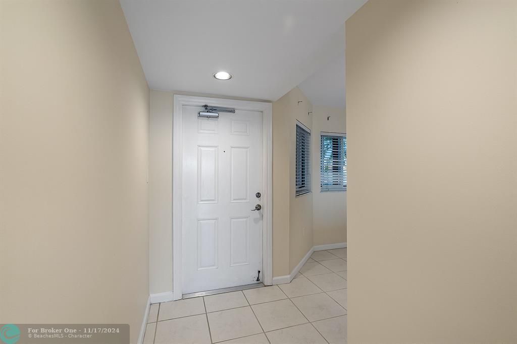 For Sale: $345,000 (2 beds, 2 baths, 1230 Square Feet)