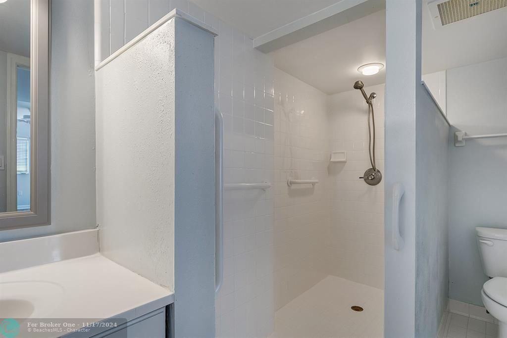 For Sale: $345,000 (2 beds, 2 baths, 1230 Square Feet)