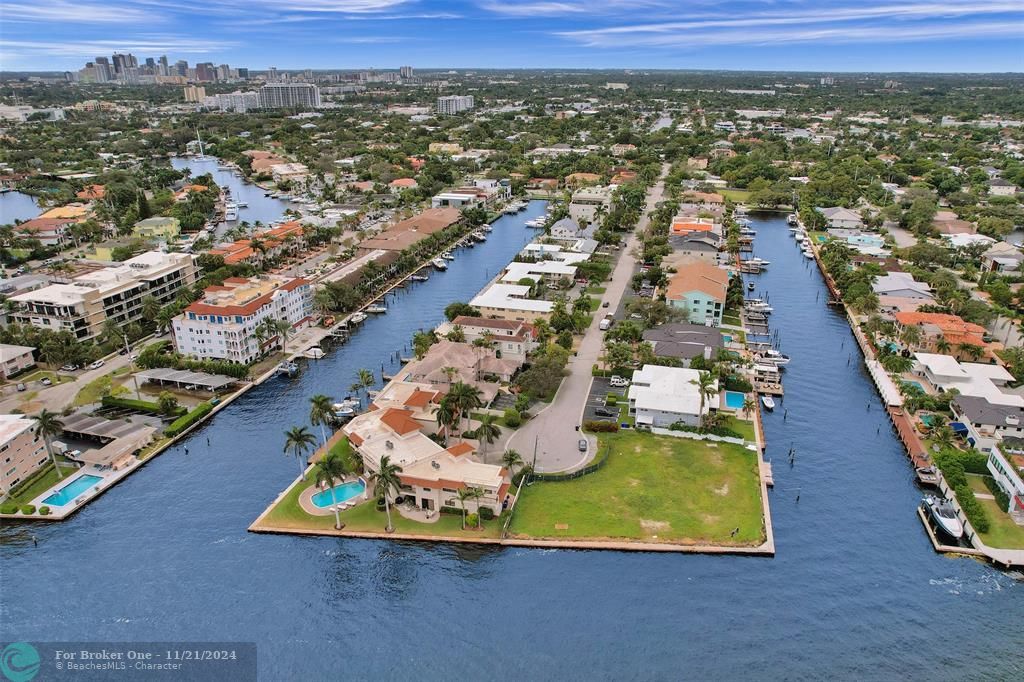 For Sale: $1,075,000 (2 beds, 2 baths, 1730 Square Feet)