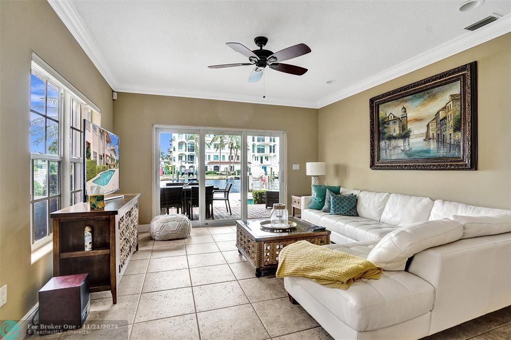 For Sale: $1,075,000 (2 beds, 2 baths, 1730 Square Feet)