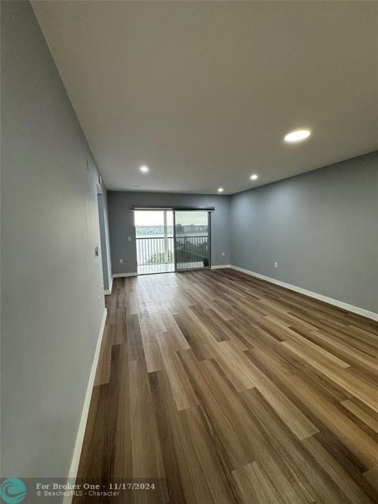 En Venta: $324,999 (2 camas, 2 baños, 1052 Pies cuadrados)