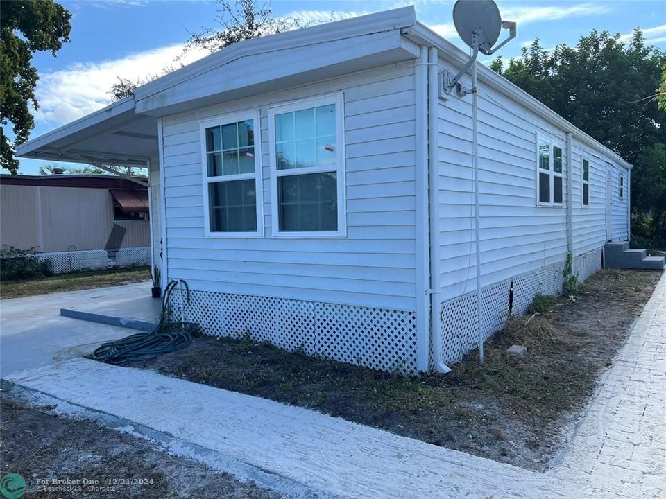 For Sale: $102,900 (2 beds, 2 baths, 900 Square Feet)