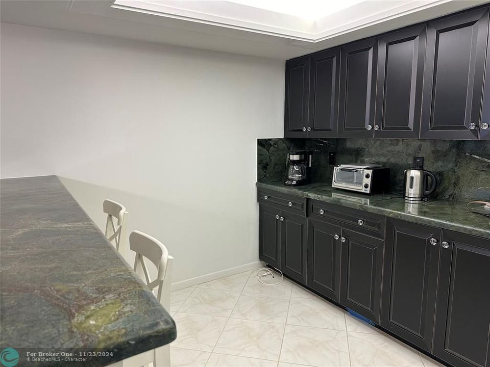 For Rent: $5,800 (2 beds, 2 baths, 1764 Square Feet)