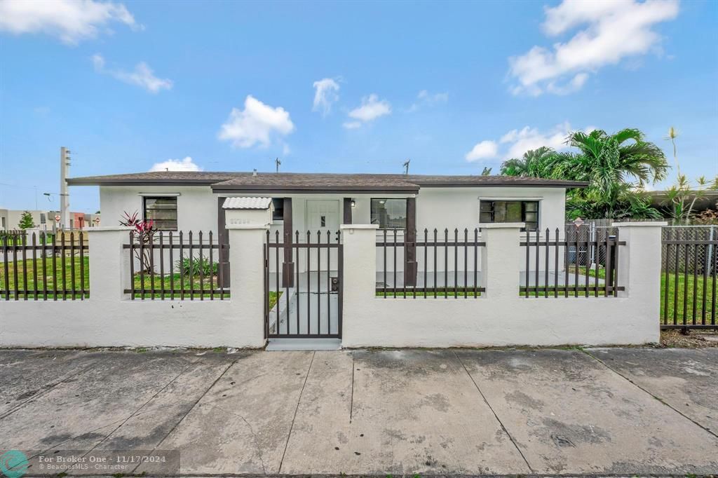 For Sale: $599,900 (5 beds, 2 baths, 1688 Square Feet)