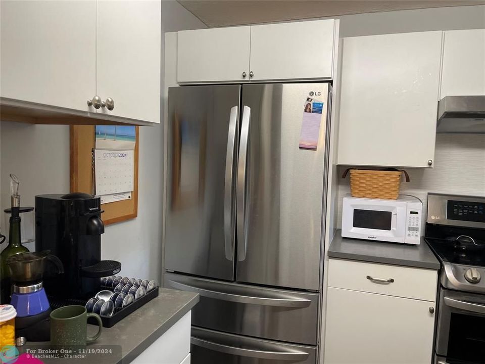 For Rent: $2,600 (2 beds, 1 baths, 1000 Square Feet)