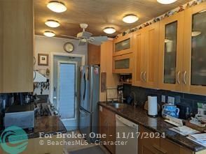 For Sale: $224,900 (1 beds, 1 baths, 640 Square Feet)