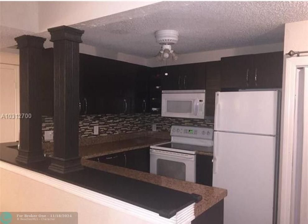 For Rent: $2,800 (3 beds, 2 baths, 1500 Square Feet)