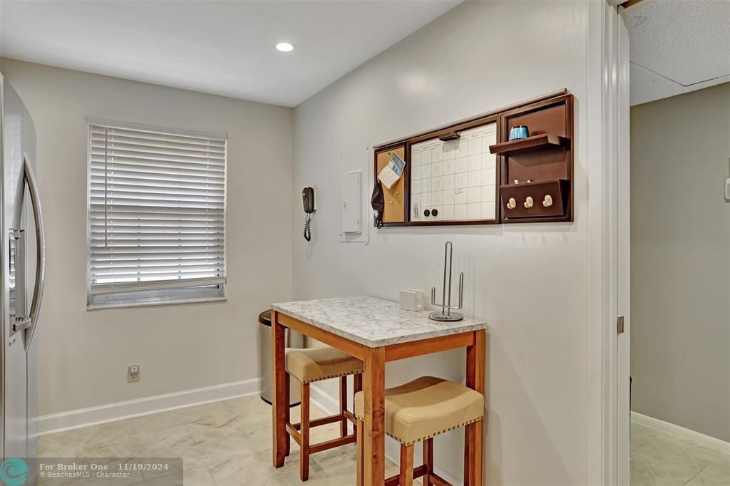 For Sale: $339,000 (2 beds, 2 baths, 1360 Square Feet)