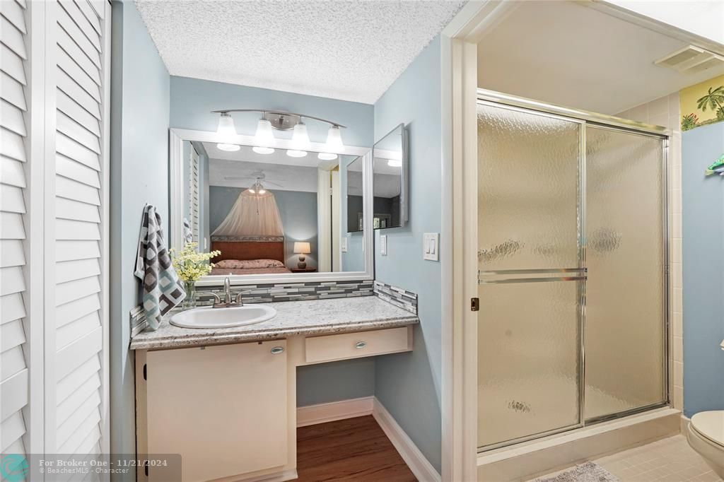 For Sale: $234,900 (2 beds, 2 baths, 1050 Square Feet)