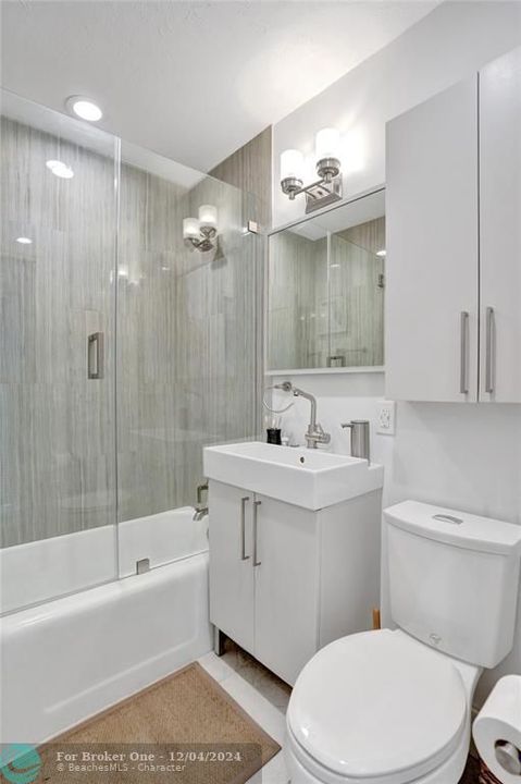 For Sale: $515,000 (2 beds, 2 baths, 922 Square Feet)