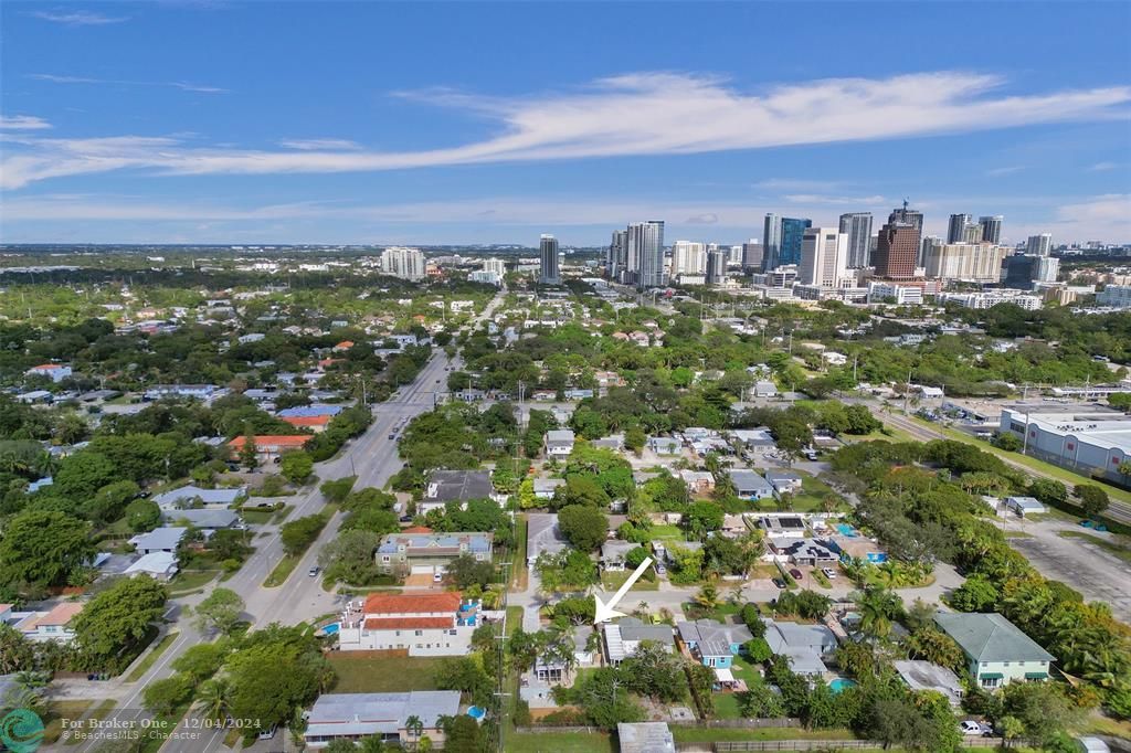 For Sale: $515,000 (2 beds, 2 baths, 922 Square Feet)