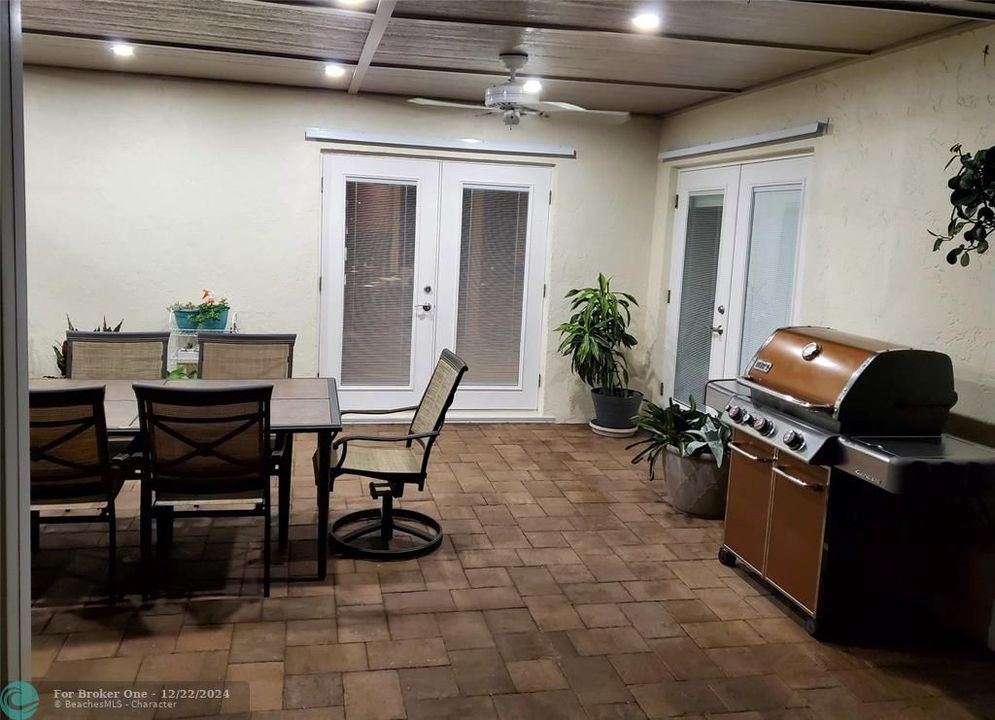 En Venta: $590,000 (3 camas, 2 baños, 1728 Pies cuadrados)