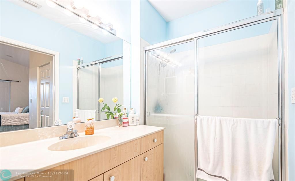 For Sale: $365,000 (3 beds, 2 baths, 1214 Square Feet)