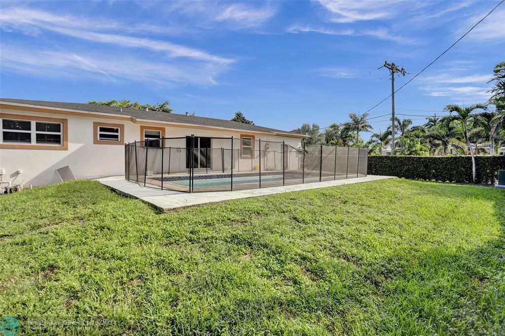 For Sale: $850,000 (4 beds, 2 baths, 1600 Square Feet)