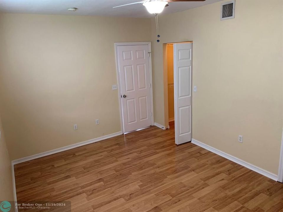 For Rent: $2,600 (2 beds, 2 baths, 1205 Square Feet)