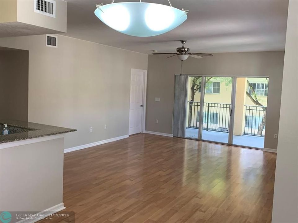 For Rent: $2,600 (2 beds, 2 baths, 1205 Square Feet)