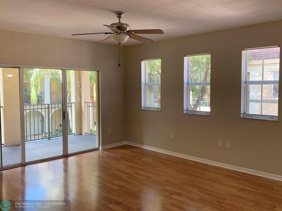 For Rent: $2,600 (2 beds, 2 baths, 1205 Square Feet)