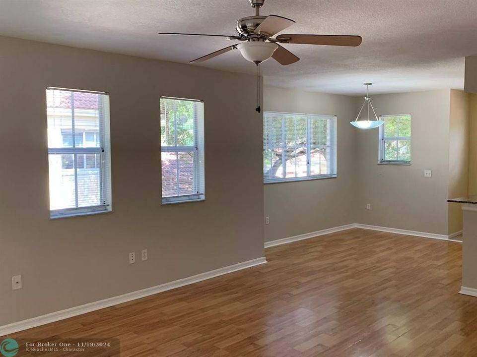 For Rent: $2,600 (2 beds, 2 baths, 1205 Square Feet)