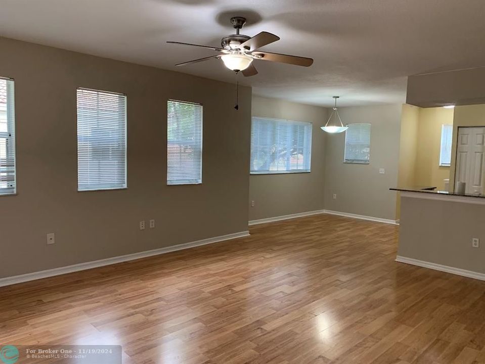 For Rent: $2,600 (2 beds, 2 baths, 1205 Square Feet)