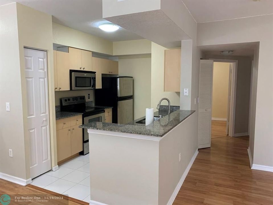 For Rent: $2,600 (2 beds, 2 baths, 1205 Square Feet)