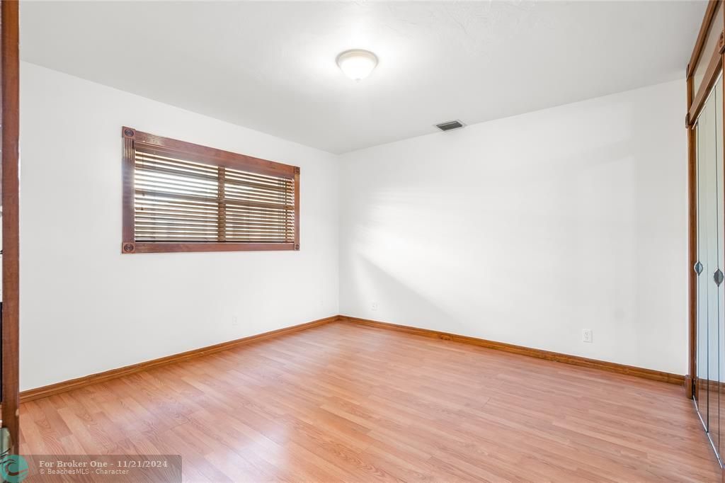 For Sale: $149,999 (1 beds, 1 baths, 573 Square Feet)