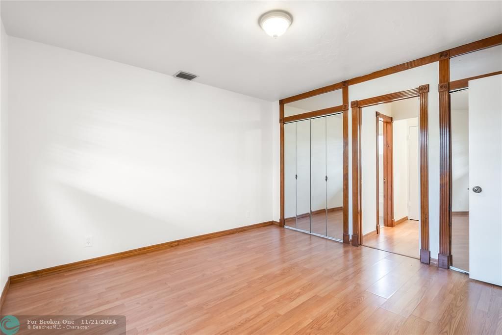 For Sale: $149,999 (1 beds, 1 baths, 573 Square Feet)