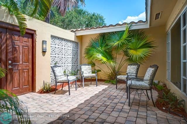 For Sale: $799,000 (3 beds, 2 baths, 1555 Square Feet)