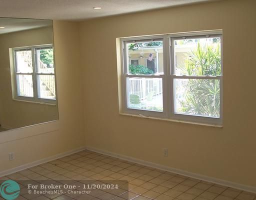 For Sale: $224,900 (1 beds, 1 baths, 576 Square Feet)