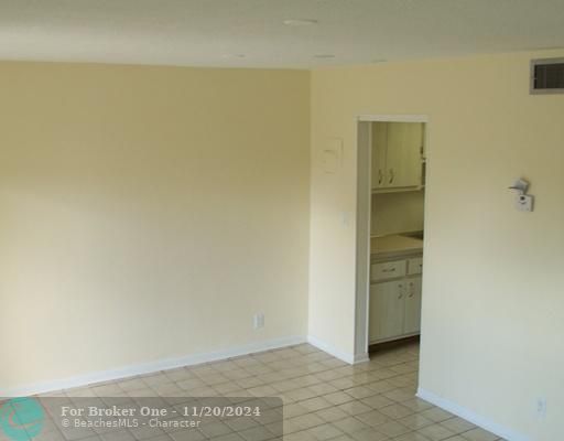 For Sale: $224,900 (1 beds, 1 baths, 576 Square Feet)