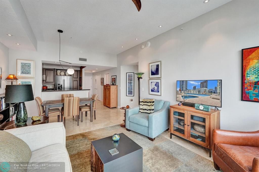 For Sale: $497,000 (1 beds, 2 baths, 890 Square Feet)