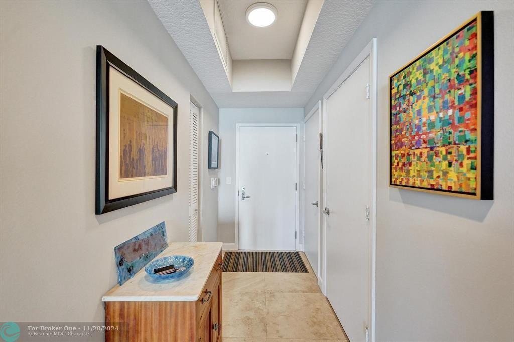 For Sale: $497,000 (1 beds, 2 baths, 890 Square Feet)