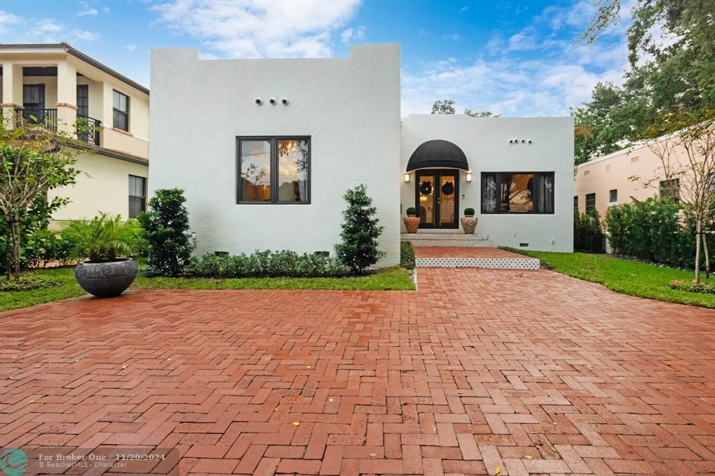 For Sale: $2,500,000 (3 beds, 3 baths, 1908 Square Feet)