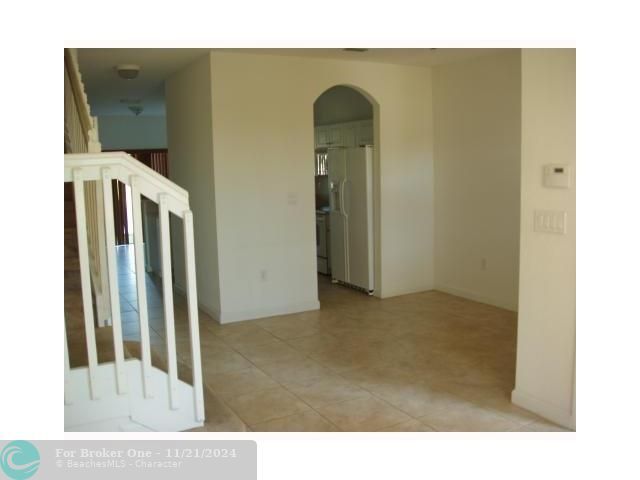 For Rent: $2,250 (3 beds, 2 baths, 1169 Square Feet)