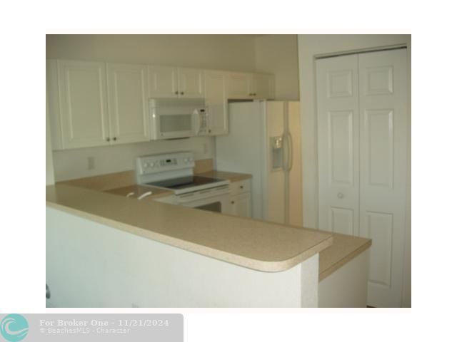 For Rent: $2,250 (3 beds, 2 baths, 1169 Square Feet)