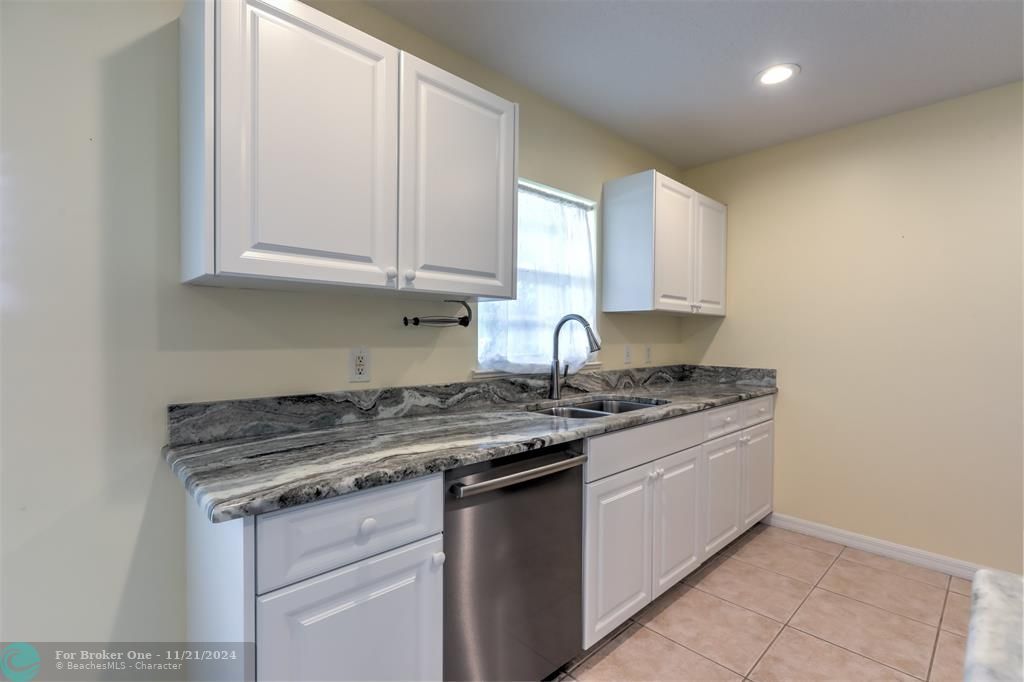 For Sale: $349,990 (3 beds, 2 baths, 1213 Square Feet)