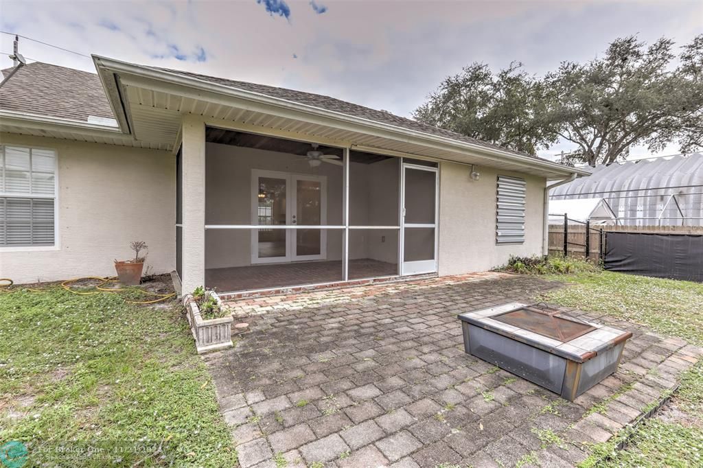 For Sale: $349,990 (3 beds, 2 baths, 1213 Square Feet)