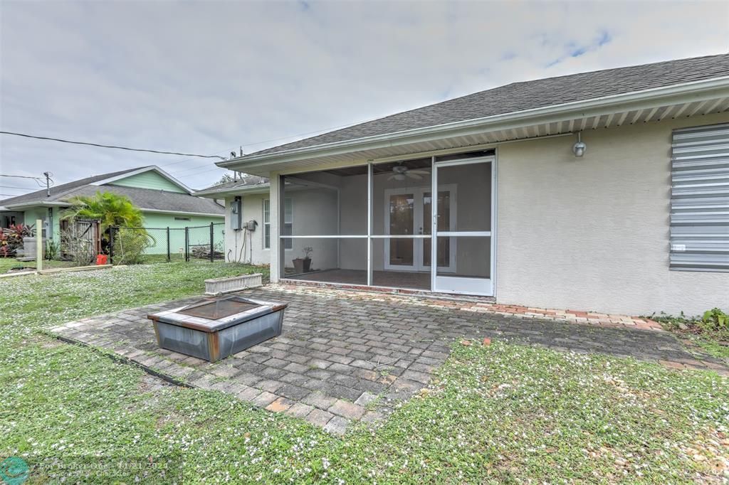 For Sale: $349,990 (3 beds, 2 baths, 1213 Square Feet)