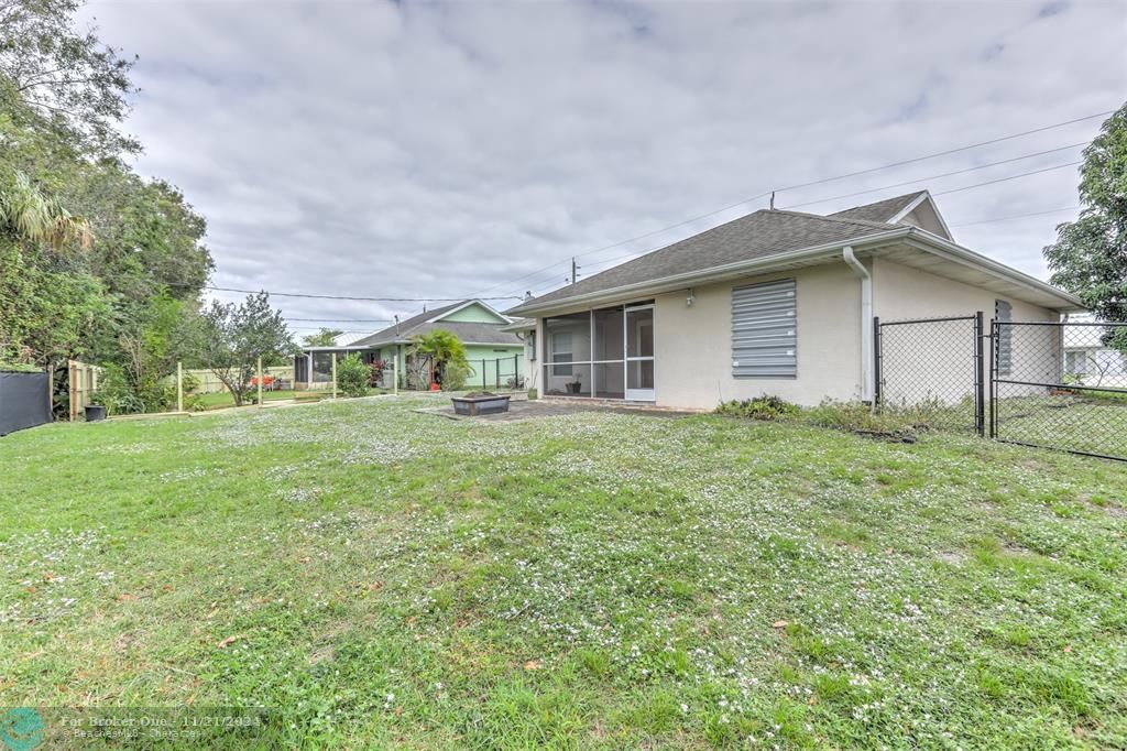 For Sale: $349,990 (3 beds, 2 baths, 1213 Square Feet)