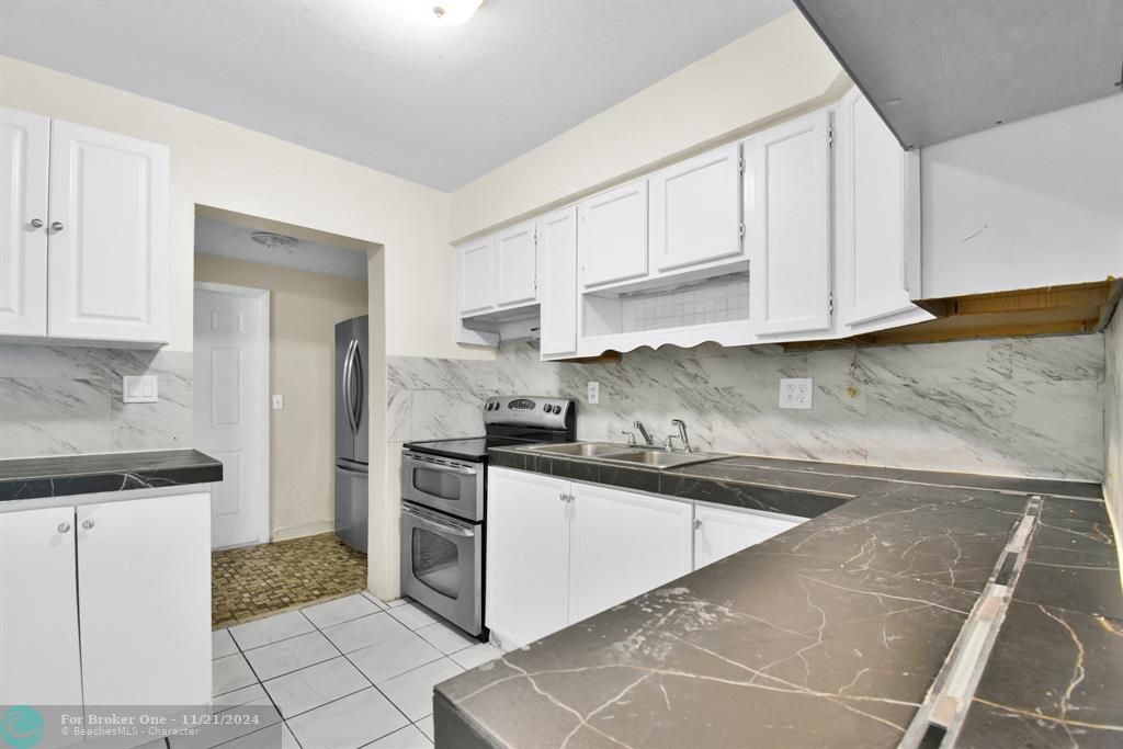 For Sale: $2,200 (2 beds, 1 baths, 1609 Square Feet)