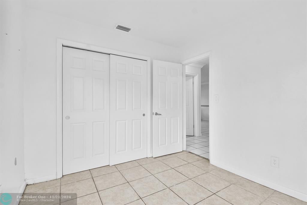 For Sale: $2,200 (2 beds, 1 baths, 1609 Square Feet)