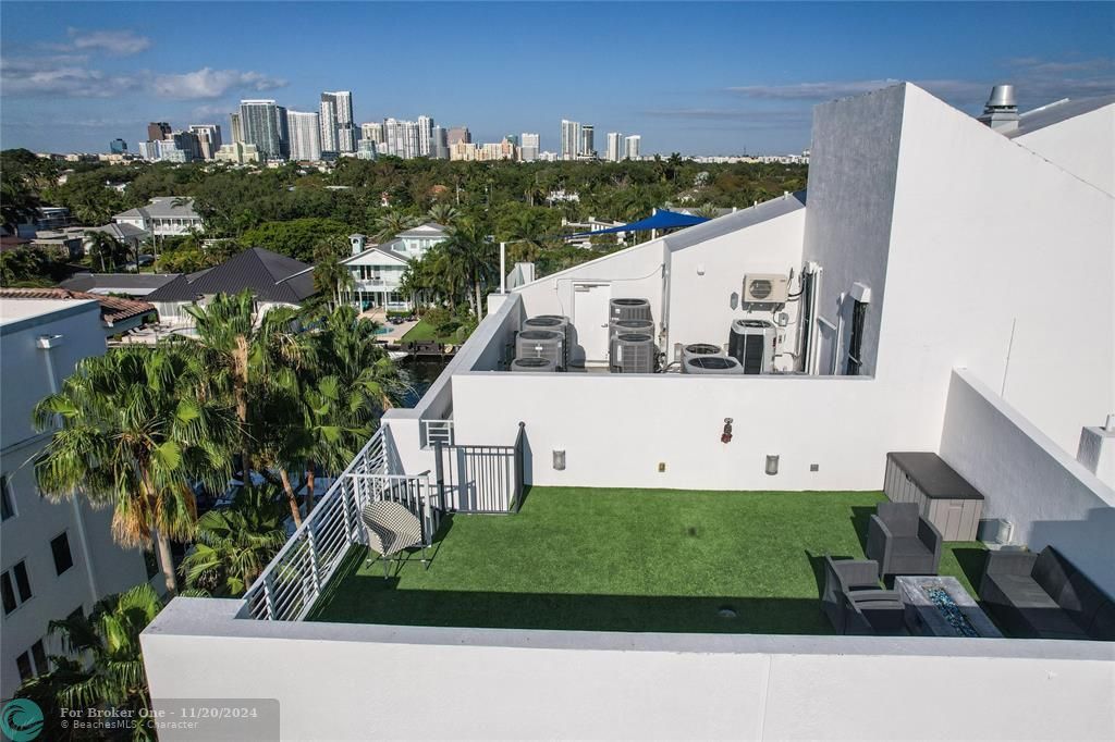 For Sale: $2,490,000 (4 beds, 4 baths, 4445 Square Feet)