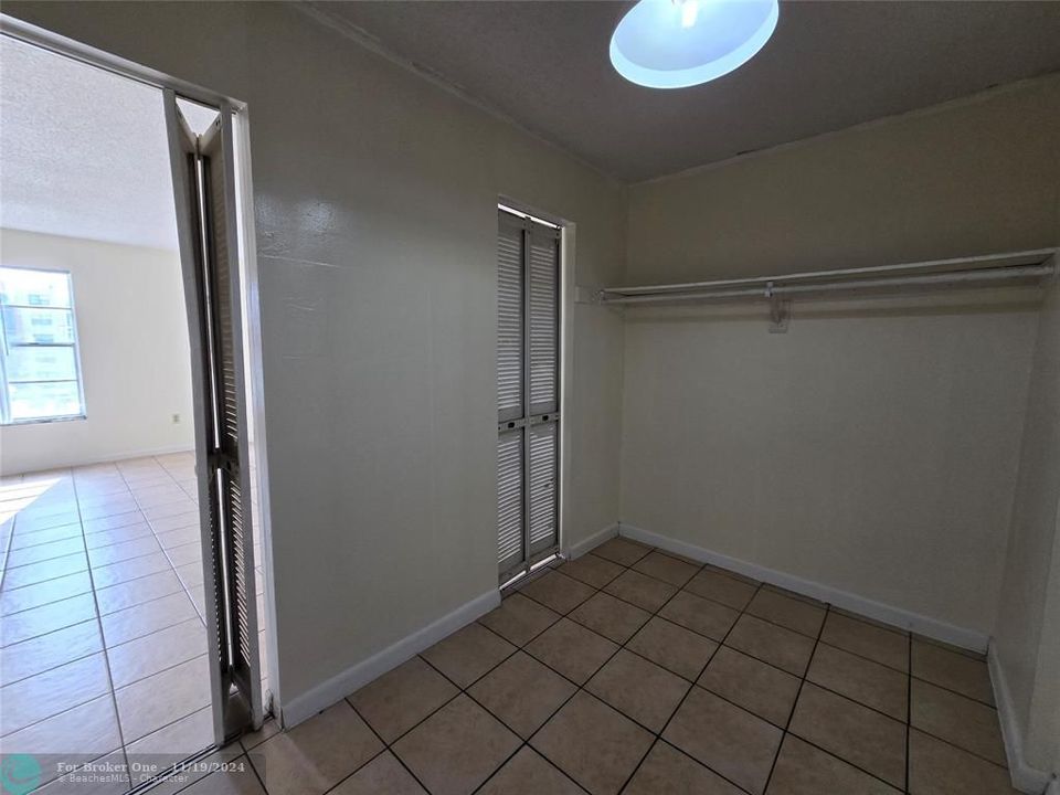 For Rent: $1,500 (1 beds, 1 baths, 735 Square Feet)