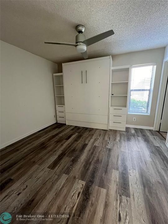 For Rent: $2,050 (2 beds, 2 baths, 800 Square Feet)