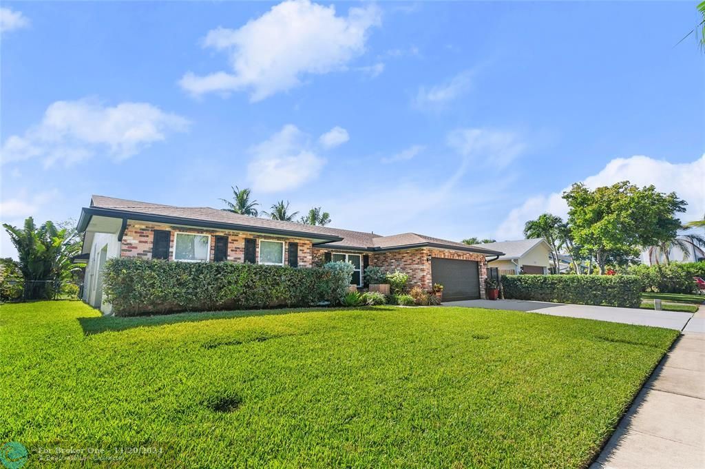 For Sale: $774,000 (3 beds, 2 baths, 1993 Square Feet)