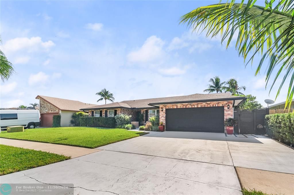 For Sale: $774,000 (3 beds, 2 baths, 1993 Square Feet)