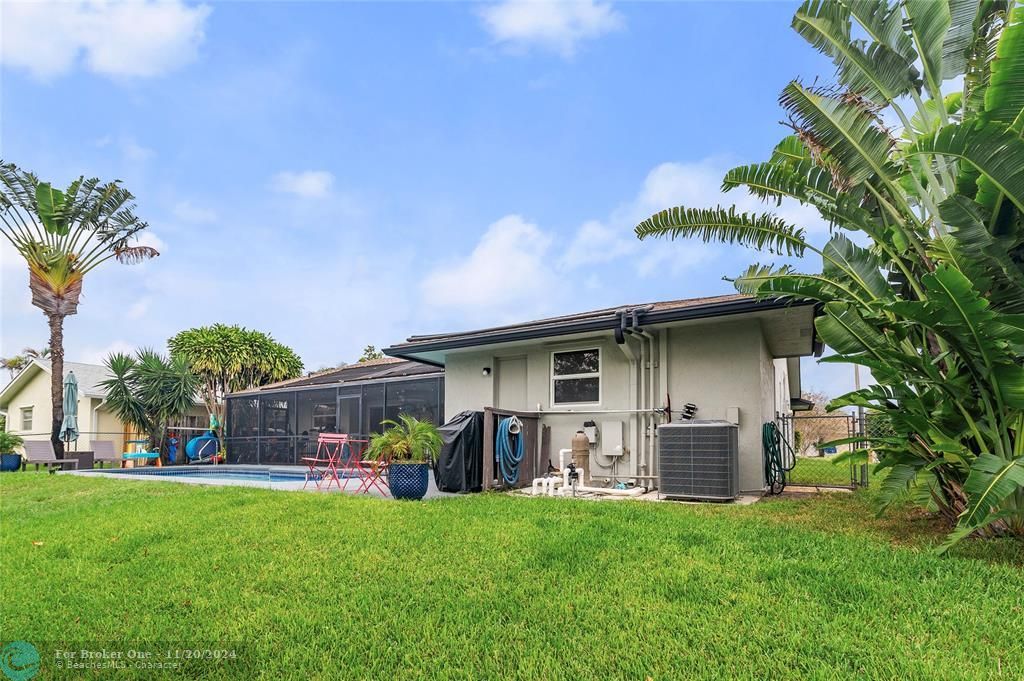 For Sale: $774,000 (3 beds, 2 baths, 1993 Square Feet)