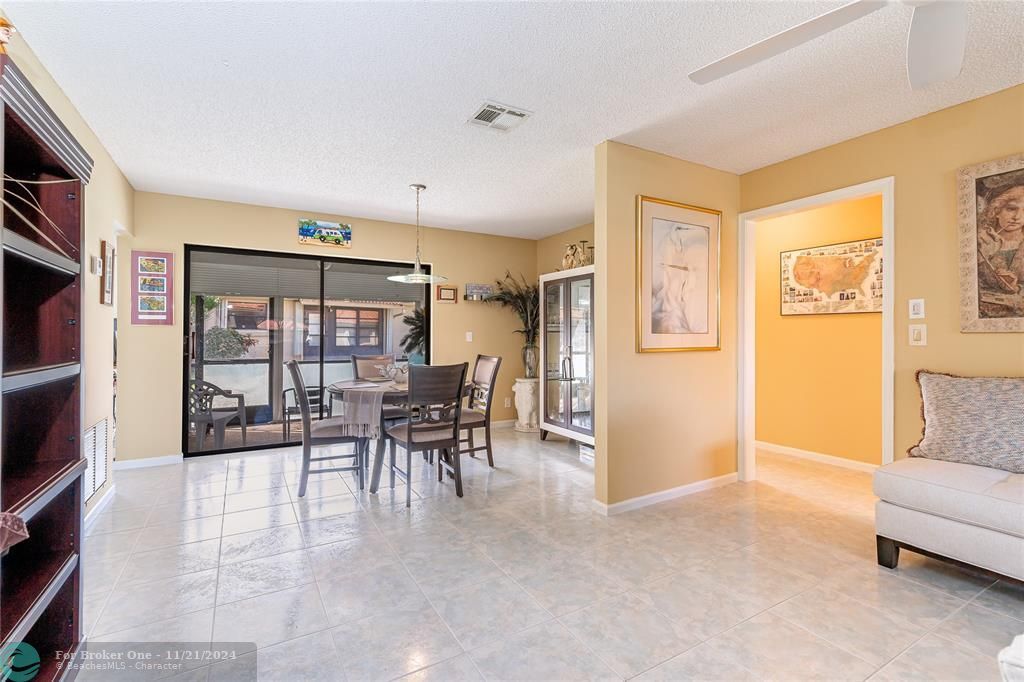 For Sale: $390,000 (2 beds, 2 baths, 1400 Square Feet)