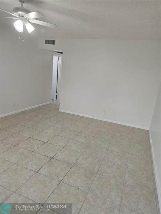 For Sale: $169,000 (2 beds, 1 baths, 828 Square Feet)